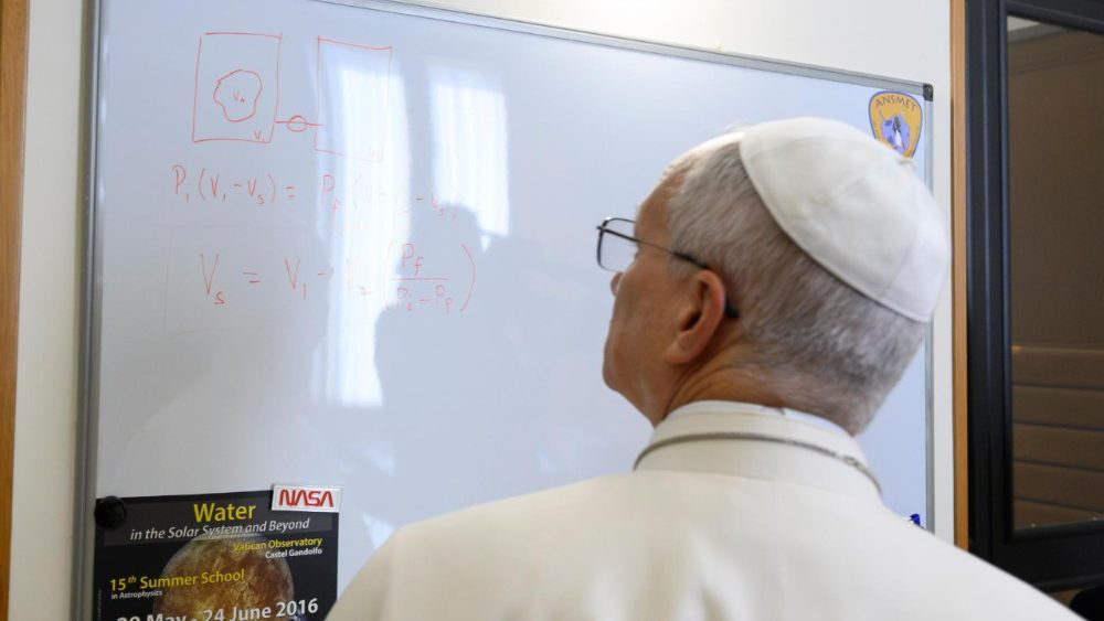 Le foto della visita di Leone XIV alla Specola Vaticana